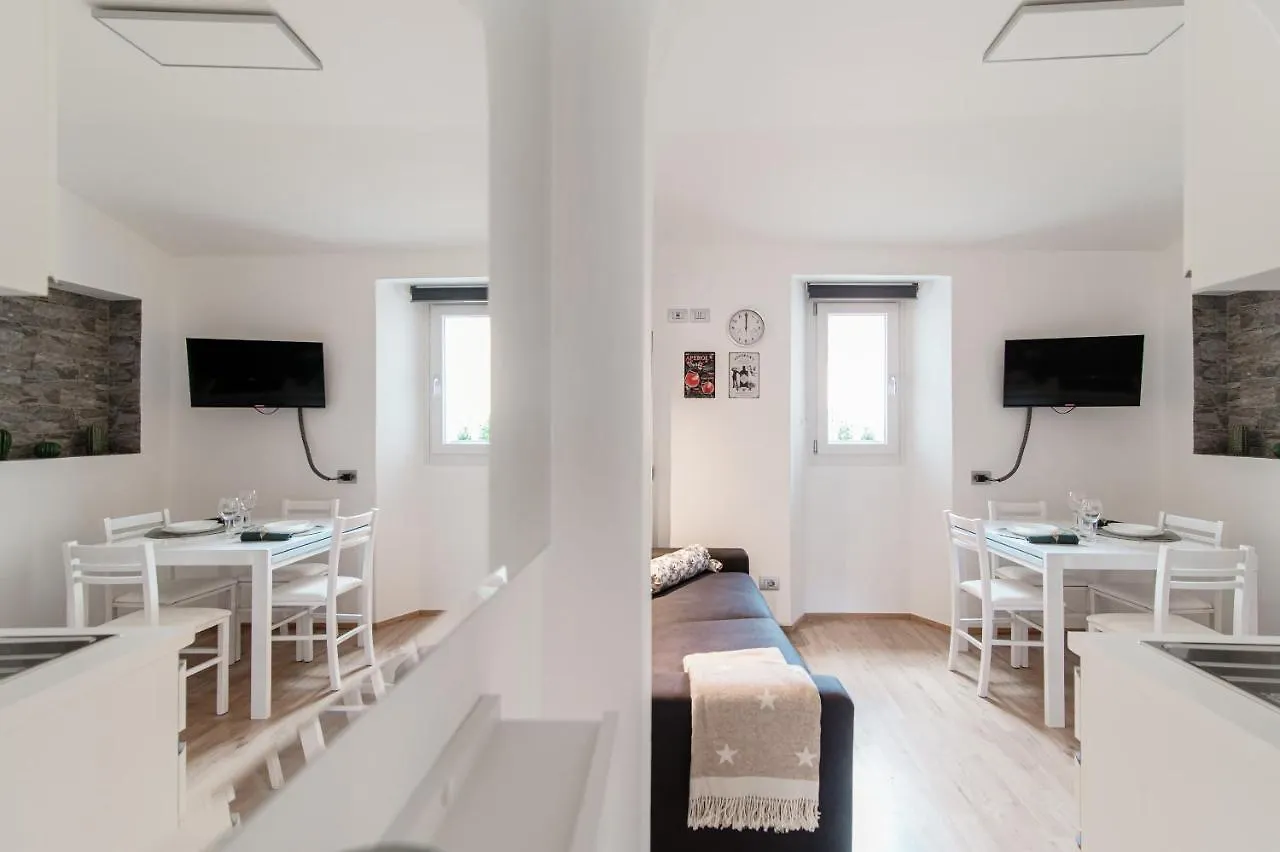 Love Corner - By Myhomeincomo Carate Urio Apartman