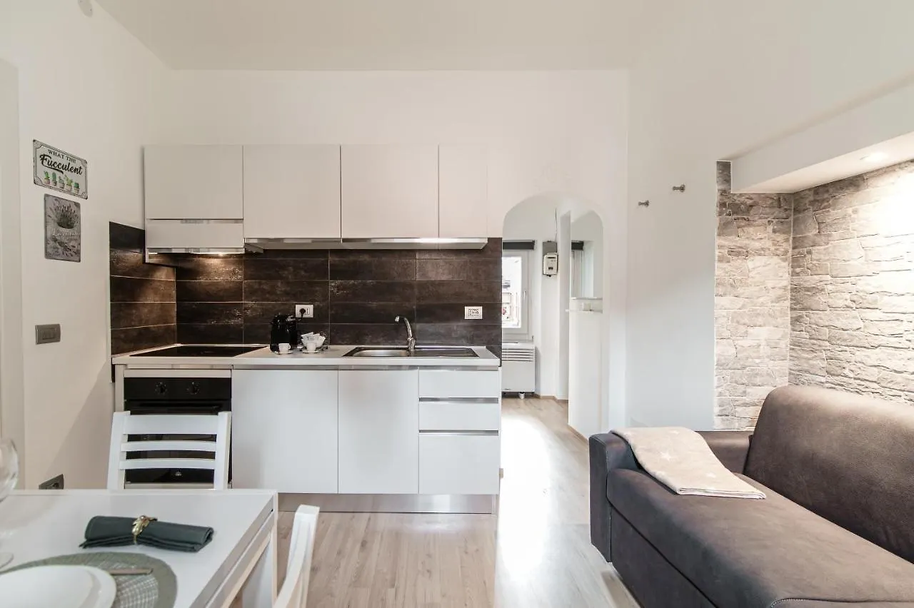Apartman Love Corner - By Myhomeincomo Carate Urio