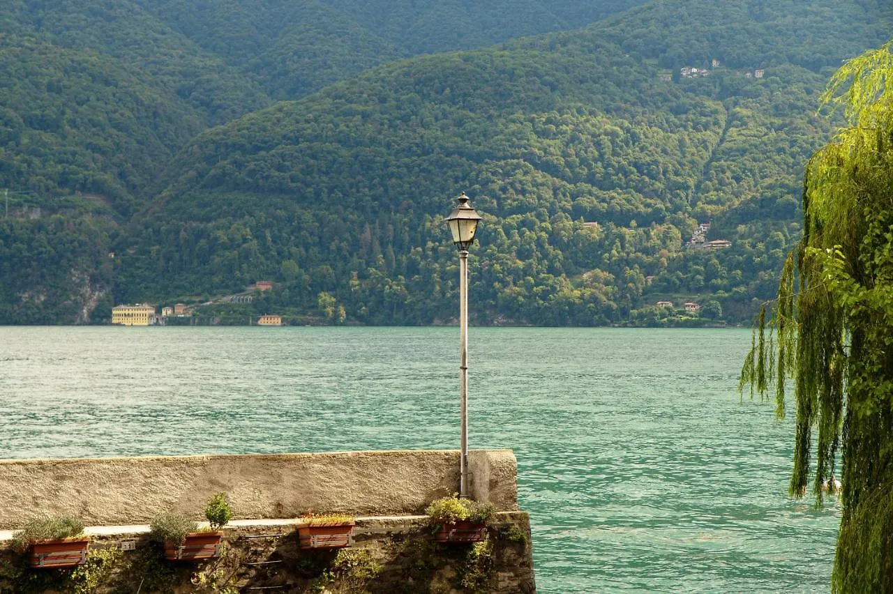 Love Corner - By Myhomeincomo Carate Urio Olaszország